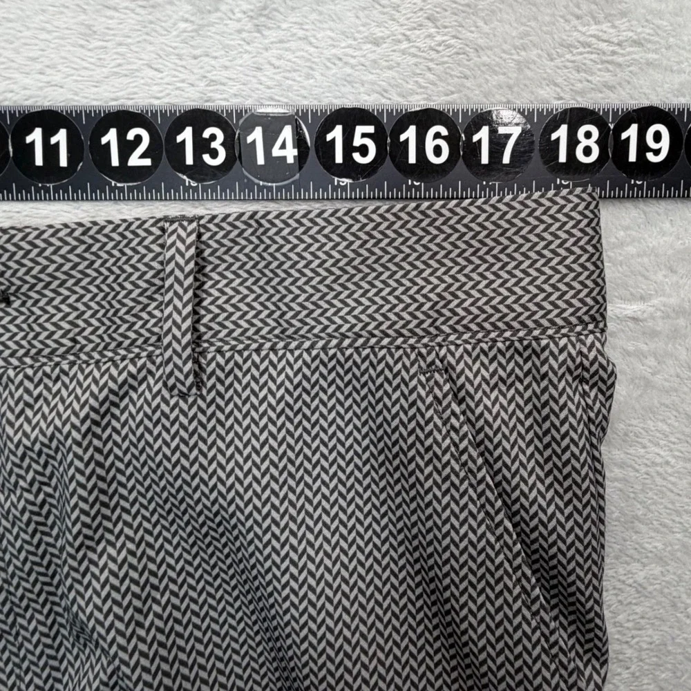 Greg Norman Shorts Men Measures 36 Tag 34 Black‎ Grey Herringbone NEW